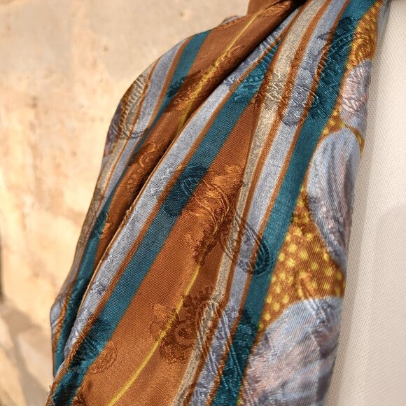 Beautiful Multi-Colored Fashion Scarf - Picture 4 of 5